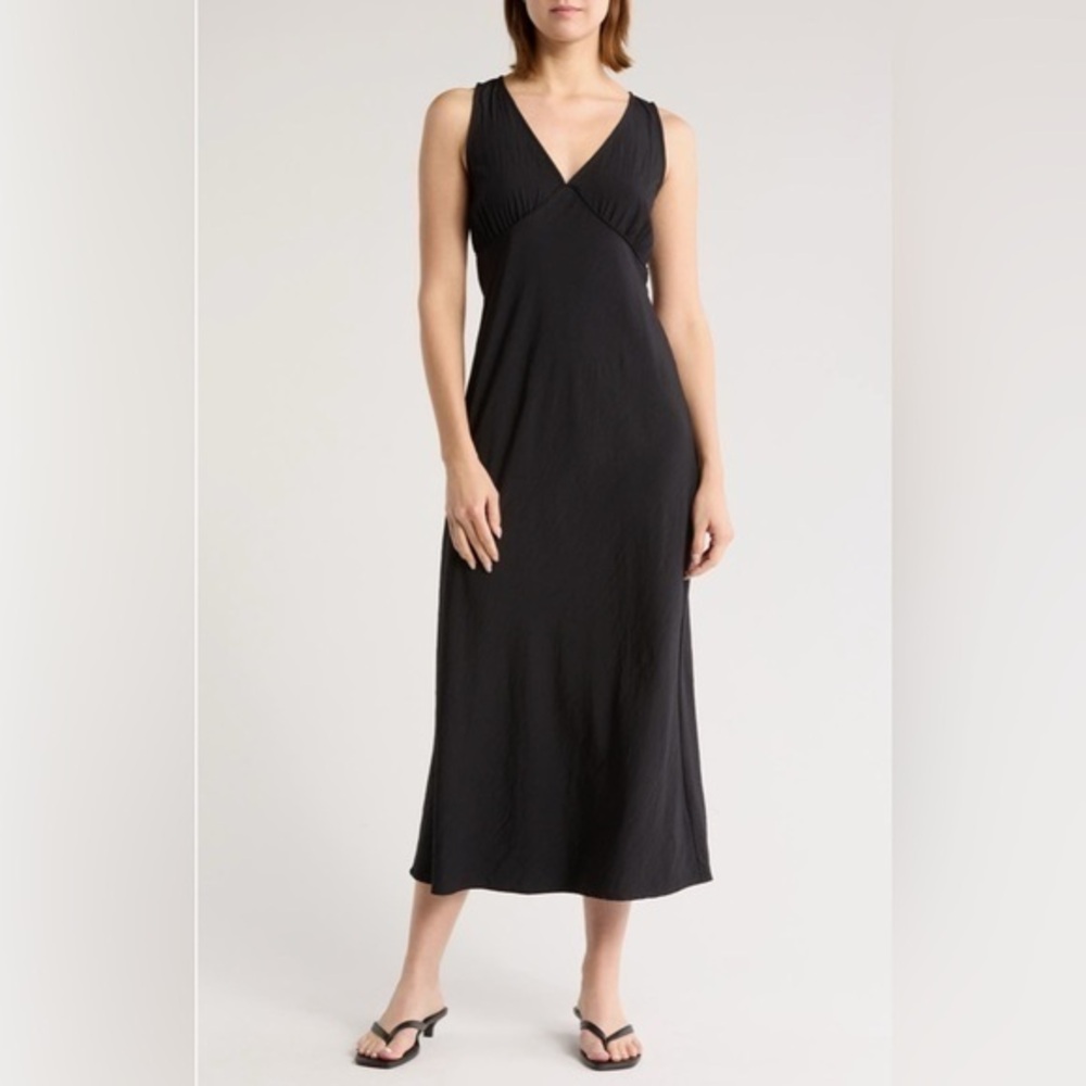 NEW…STITCHDROP Audubon V-Neck Dress